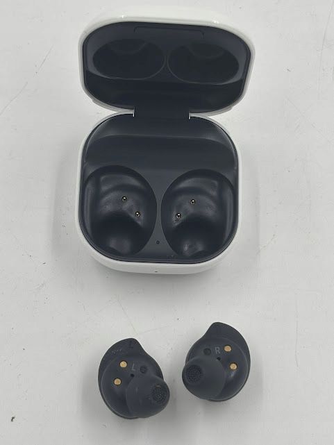 słuchawki bezprzewodowe samsung galaxy buds fe + kostka do ładowania