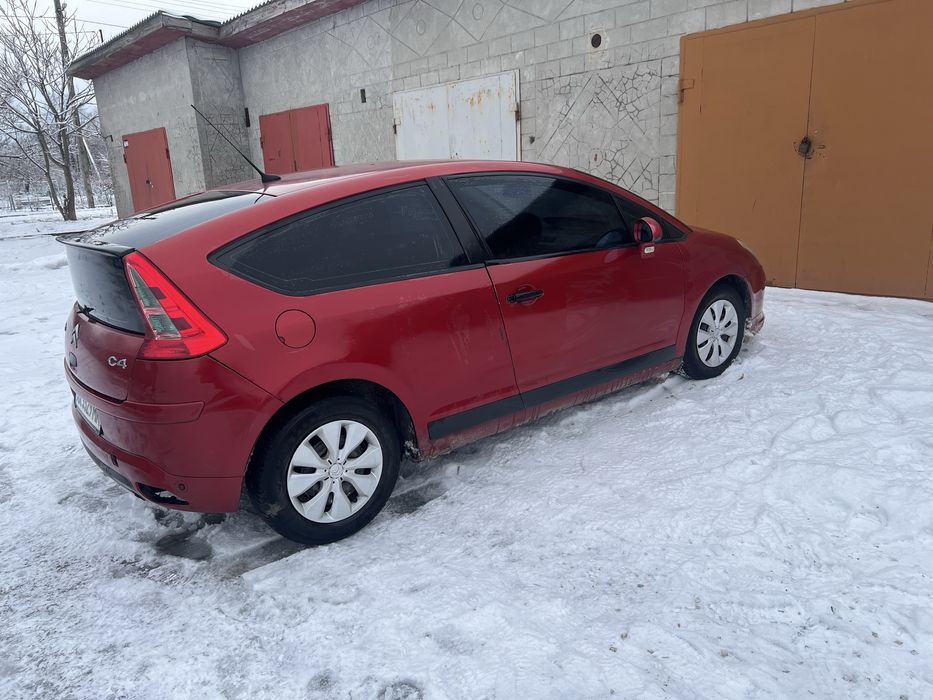 Продам власний автомобіль.