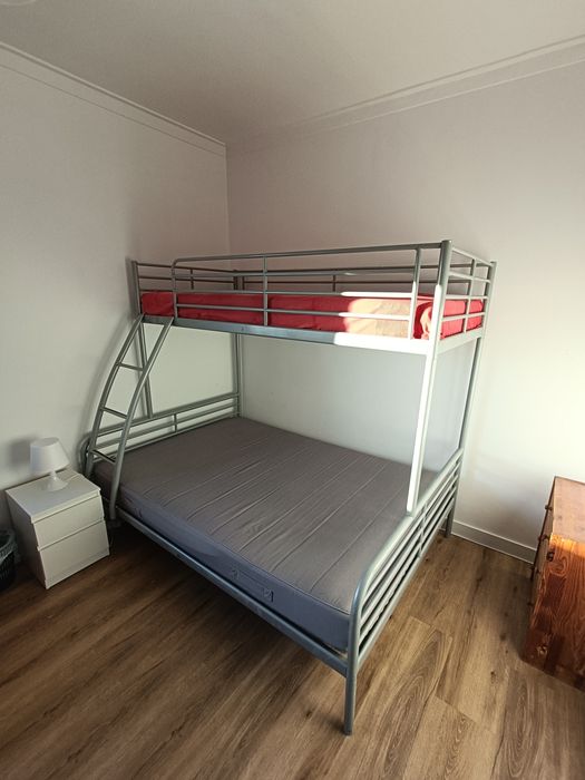 Cama de casal beliche com 2 colchões