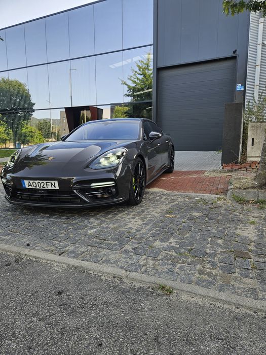 PORSCHE PANAMERA Turbo S-hybrid  com 680 cv