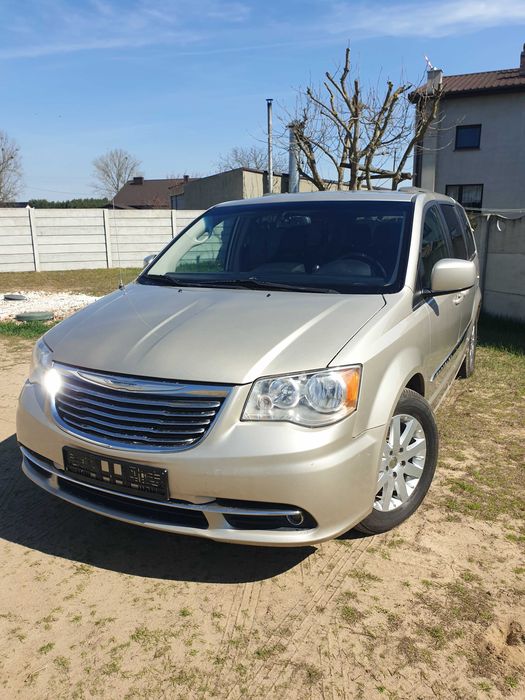 Chrysler Town Country