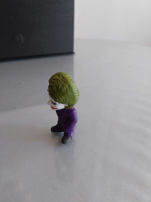 Figura de ação do personagem Joker, do universo Batman