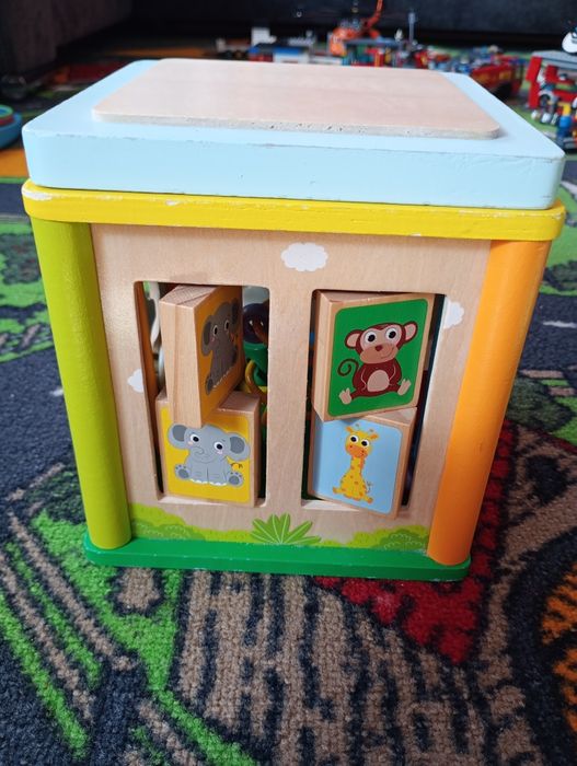 Kostka interaktywna dla dziecka