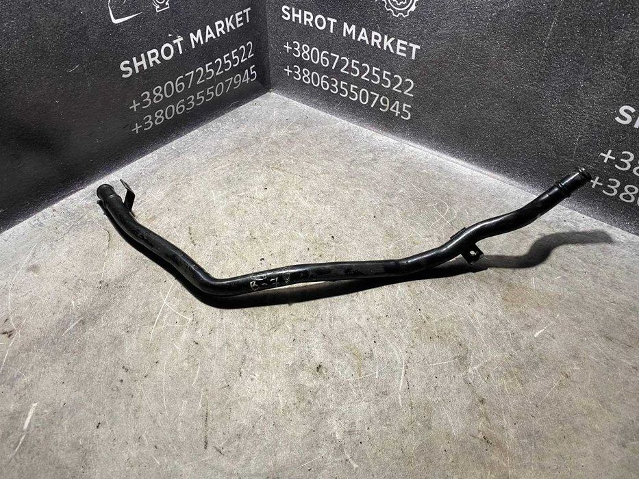 Патрубок системи охолодження VW Passat B7 2.0 TDI 1K0121070BR