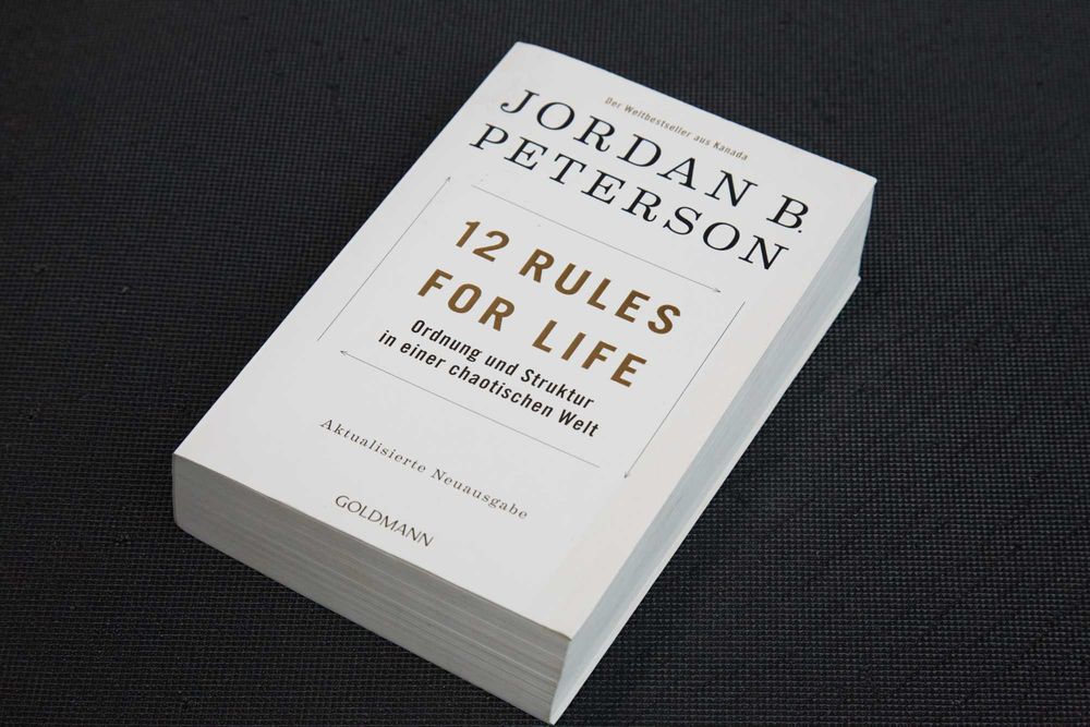 Книга 12 Rules Of Life Ordnundg Und Struktur in einer Chaotischen Welt Jordan Peterson німецькою
