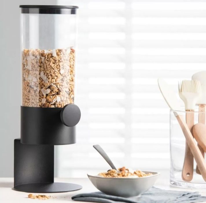 Dispensador de cereais em metal preto