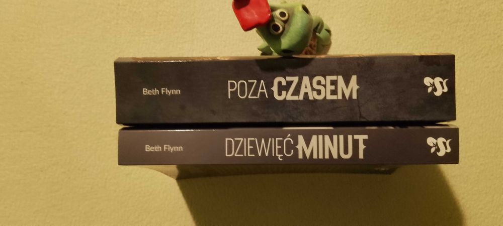 Dziewięć minut + Poza czasem- Beth Flynn- zestaw 2 książek.