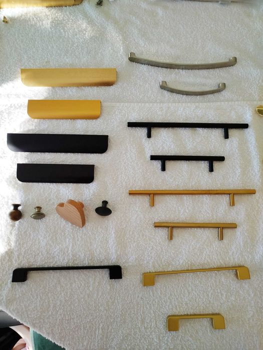 150 Puxadores de armários e gavetas todos em metal