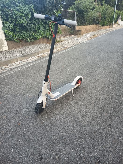 Xiaomi Mi Electric Scooter (Branca) - Excelente Estado + Acessórios