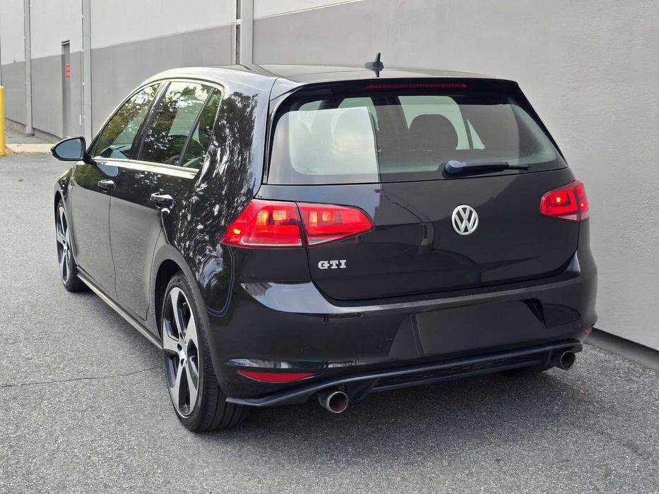 Volkswagen Golf GTI      2015