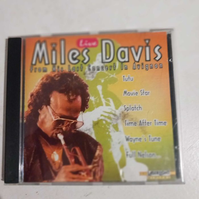 CD do artista Miles Davis bom estado
