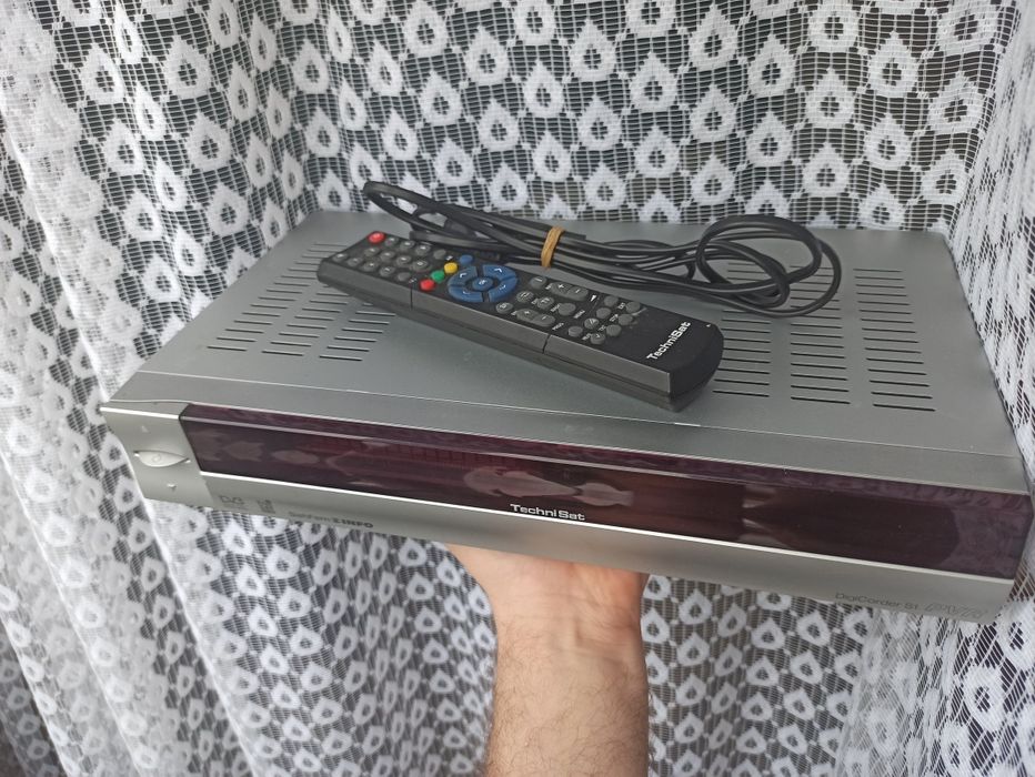 Супутниковий ресивер TechniSat DigiCorder S1.