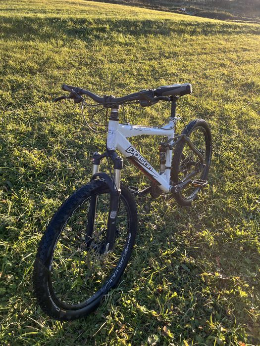 Rower enduro poison full  (dh Rock shock x fusion)