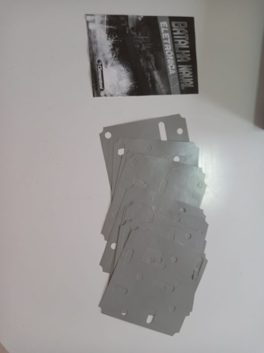 Jogo Batalha Naval Eletrónica da marca Clementoni.