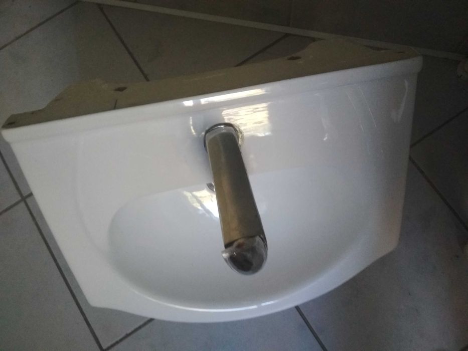 продам кран з умивальником 50см