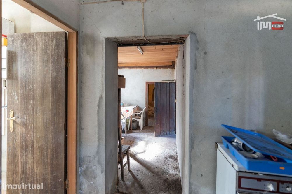 Moradia T2 Em Seiça Inserida Num Terreno Com 707 M²