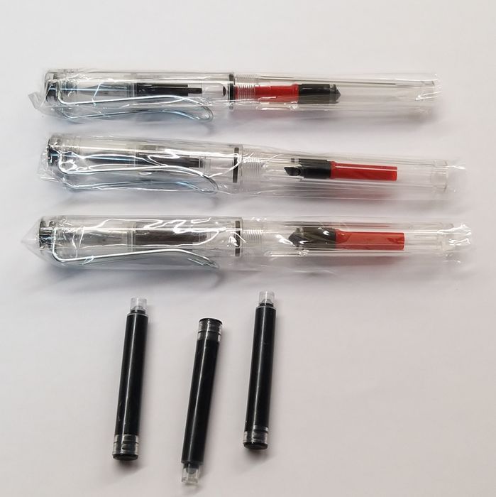 Canetas para caligrafia.