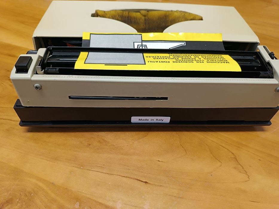 Máquina de escrever Rover 3000