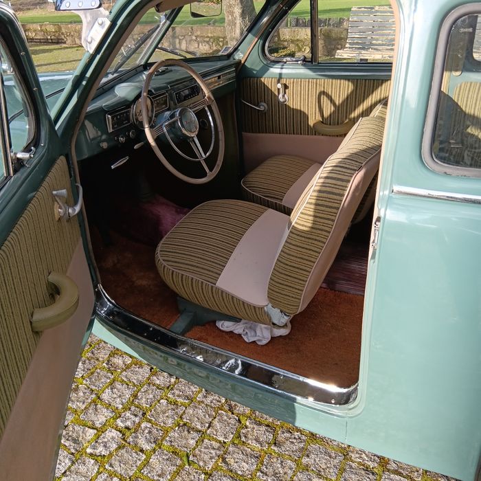 Volvo pv 444 antigo com 74 anos