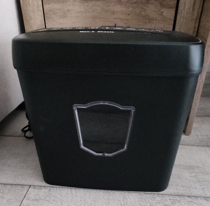 Niszczarka nowa czarna