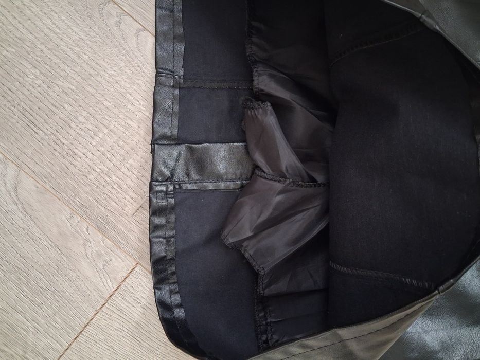 Жіноча спідниця в розмірі М