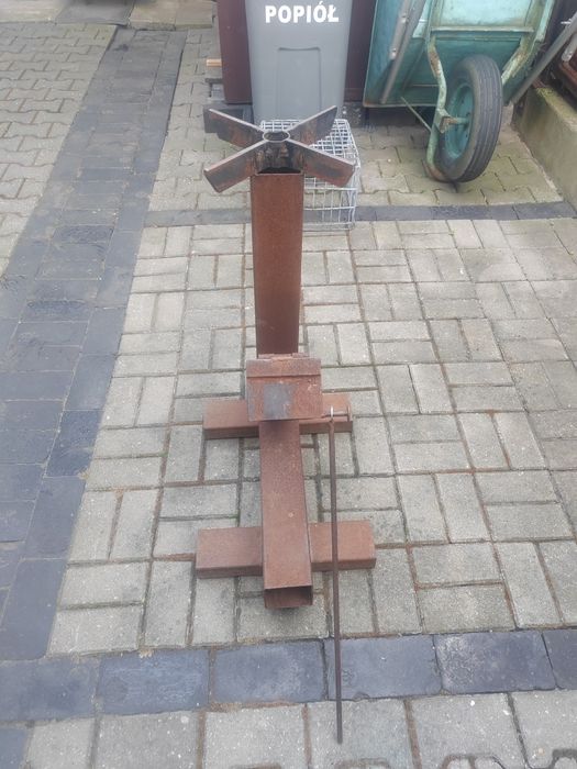 Duży piec rakietowy