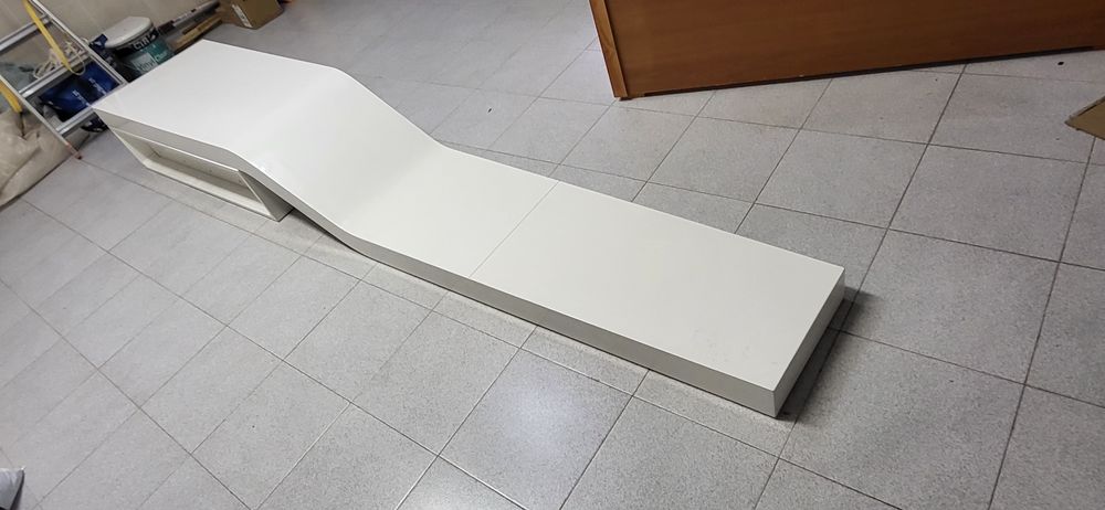 Movel de sala/tv com design diferente.