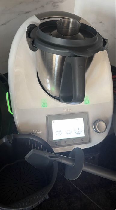 Bimby TM5 com varios acessorios