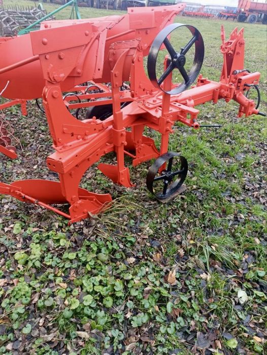 Плуг лемкен 2/35 оборотний