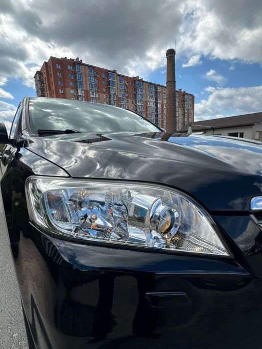 кроссовер RAV-4  2012 г