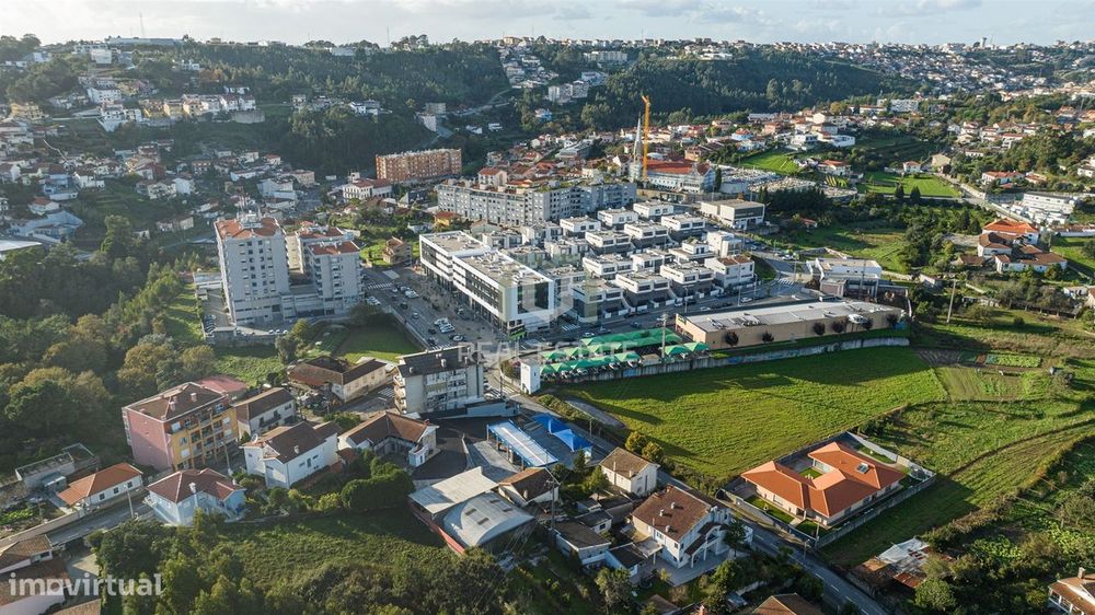 Loja Comercial em S. Pedro da Cova, Gondomar