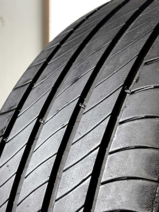 Pneus Michelin e-Primacy - 235/45/18 - Excelentes