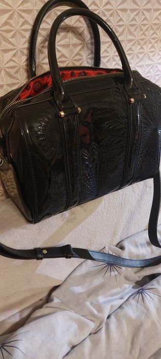 Desiqual.torebka.listonoszka.czarna lakierowana skóra.nowa