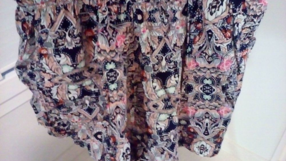 Macacão de verão (calção) - De tecido leve e fresco, e padrão alegre!