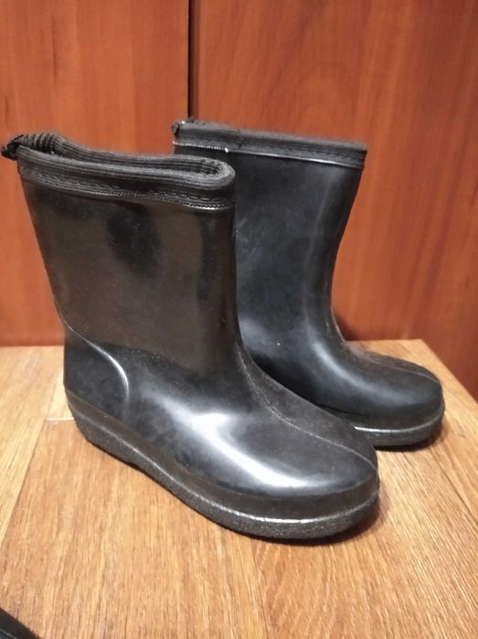 Чобітки резинові, кеди, туфлі