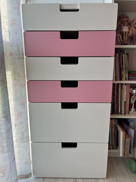 Comoda SMASTAD rosa e branca