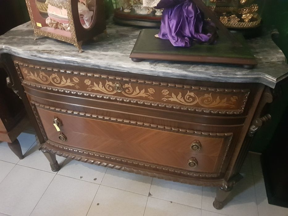 Cômoda antiga D.Maria