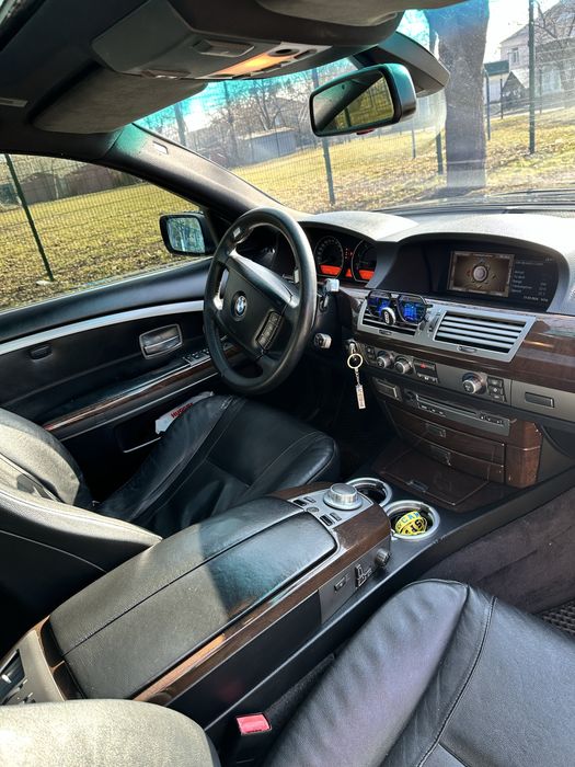 BMW 7 Series (E65)