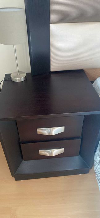 Stylish headboard, 2 side tables and a dressing table