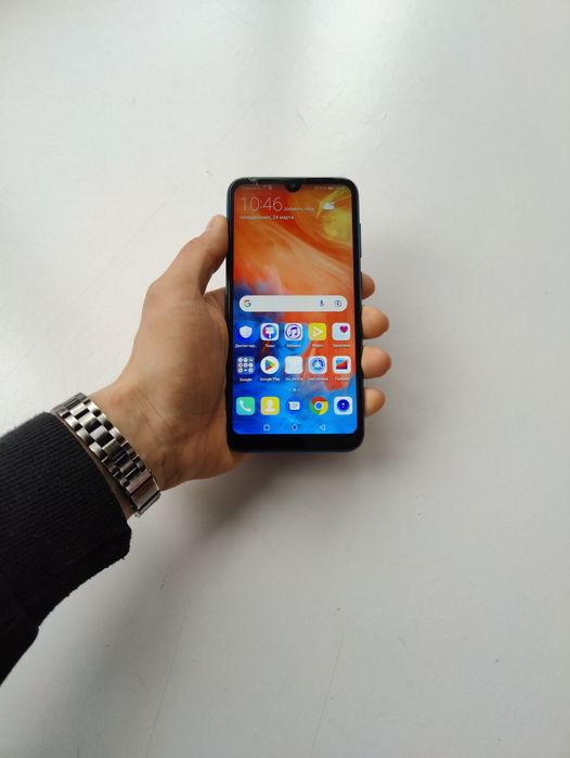 HUAWEI Y7 2019 6,26" 3/32 GB 8 ядер, Android 8.1, 4000 мАг