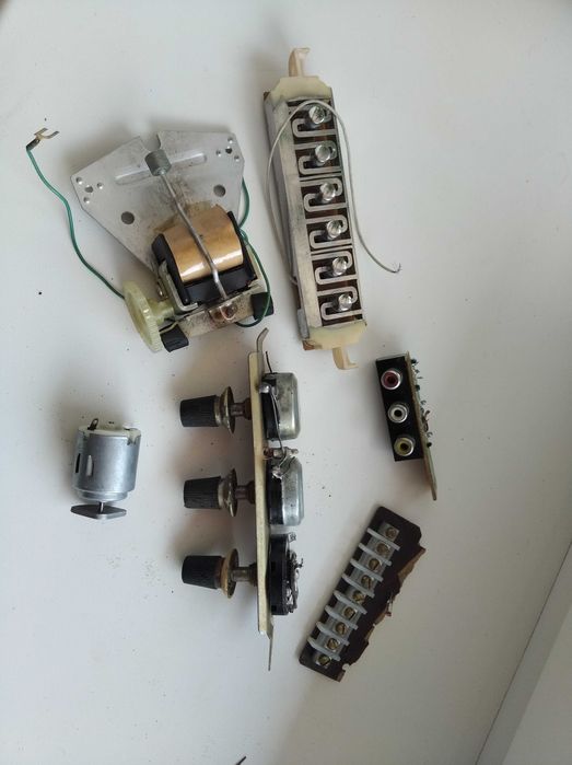 Конденсатори, резистори,транзистори,радіодеталі,мікроплати