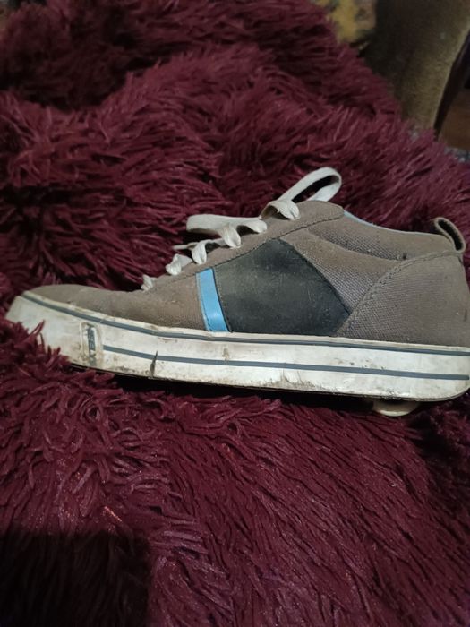 Продам Кроссовки