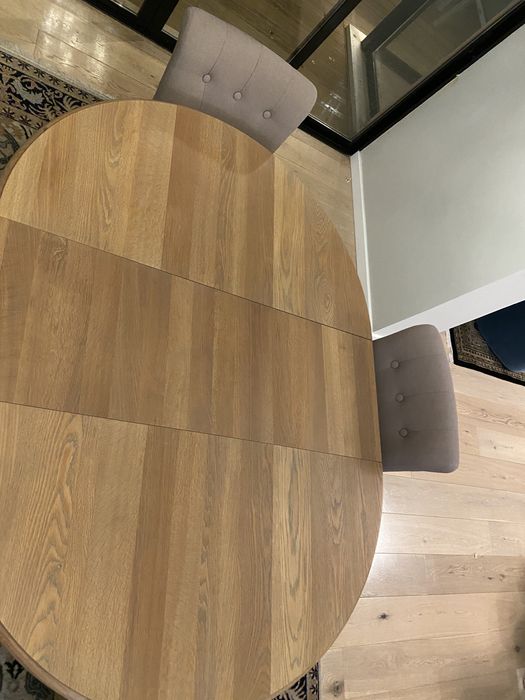 Mesa em Madeira Maciça 1,60mts x 1,20mts