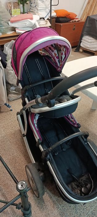 Carrinho de gêmeos
