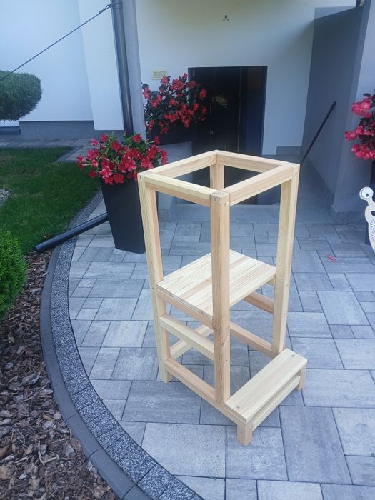 Pomocnik kuchenny drewniany dla dzieci