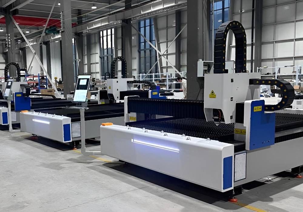 ВИГІДНО‼️ Купити лазерний станок ЧПУ BKJ F 1530 3кВт для різки металу