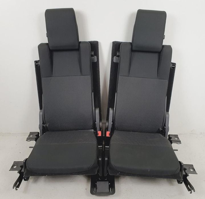 FOTELE III RZĄD LAND ROVER DISCOVERY IV L319 0