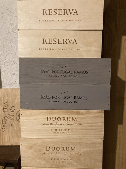 Caixas de vinho e tampos decorativos
