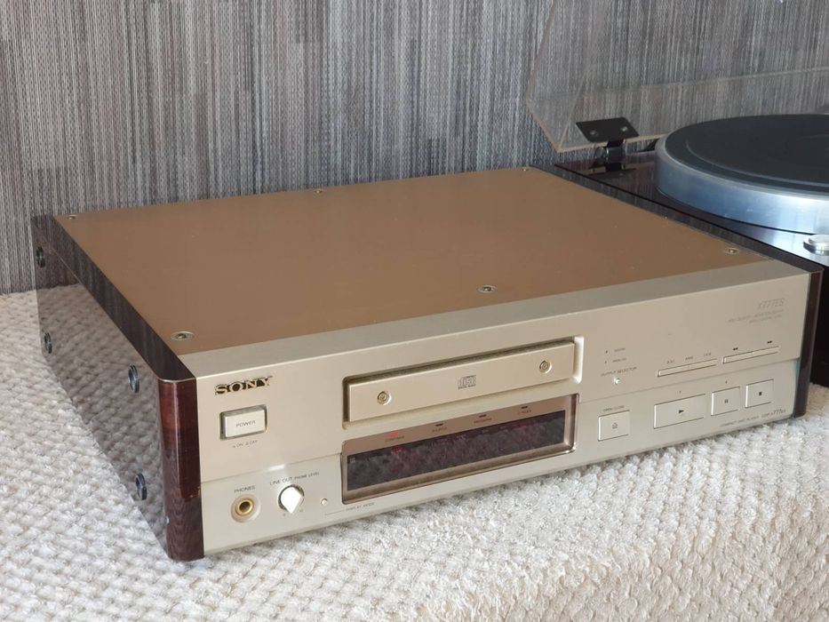 Odtwarzacz Sony CDP X777ES.
