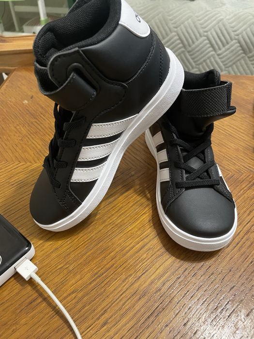 Ботинки кроссовки адидас оригинал